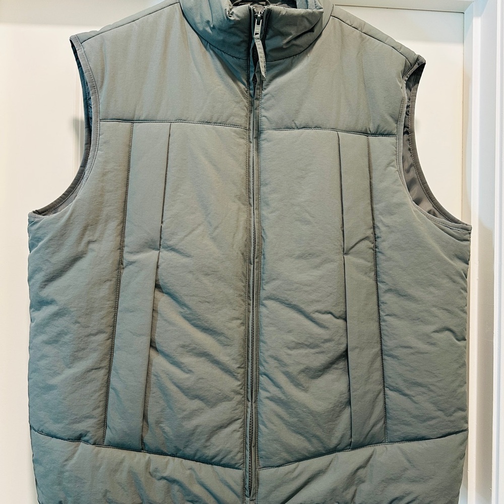 Banana Republic Men's Gray Quilted Vest